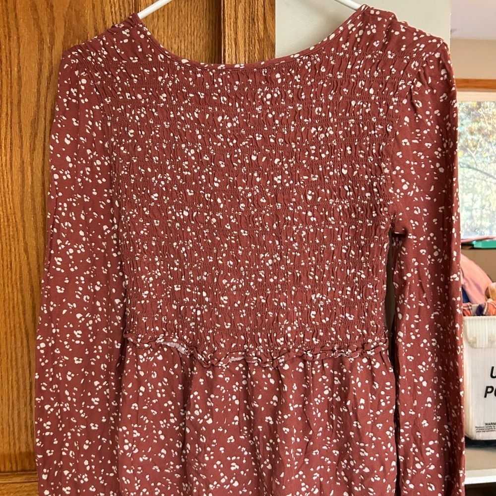 Kimour Women's Brick Red Floral smocked front Blouse Cottagecore - Picture 2 of 3